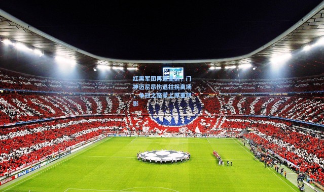 红黑军团再遭重创，门神迈尼昂伤退拄拐离场，争冠之路蒙上厚重阴影