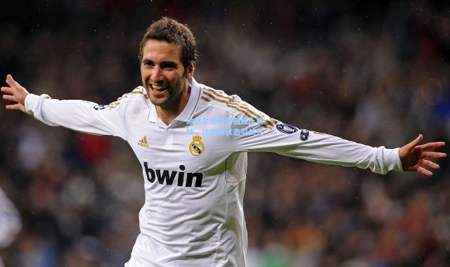 纳达尔强势回归红土赛场，法网前状态引关注